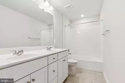 Bath - 12128 Running Bull Way, Laurel, MD 20708 photo 2 of 3