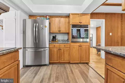 Kitchen - 9203 Twin Hill Ln, Laurel, MD 20708 photo 2 of 5