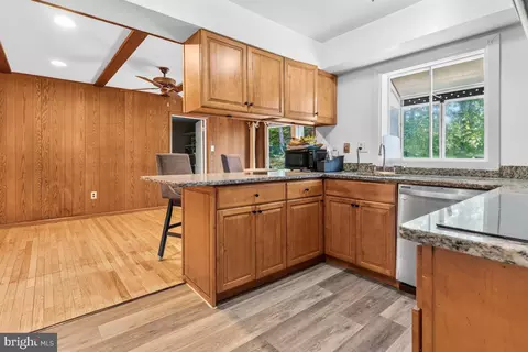 Kitchen - 9203 Twin Hill Ln, Laurel, MD 20708 photo 5 of 5