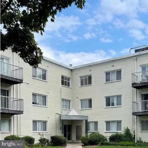 5601 Parker House Ter #217, Hyattsville, MD 20782