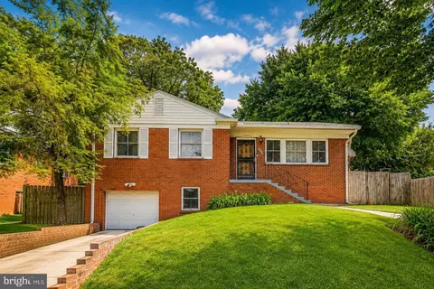 2503 Oxon Run Dr, Temple Hills, MD 20748