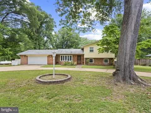 14509 Leonard Calvert Dr, Accokeek, MD 20607