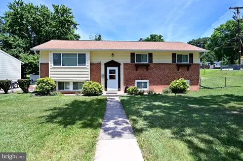 5528 Helmont Dr, Oxon Hill, MD 20745