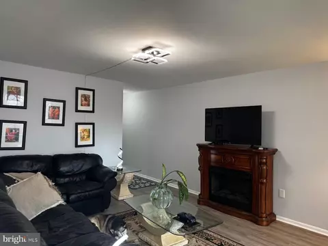 8437 Greenbelt Rd #8437-202, Greenbelt, MD 20770