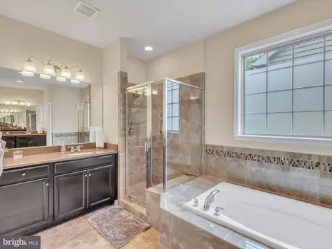 Bath - 2805 Trotter Park Ln, Lanham, MD 20706 photo 5 of 7