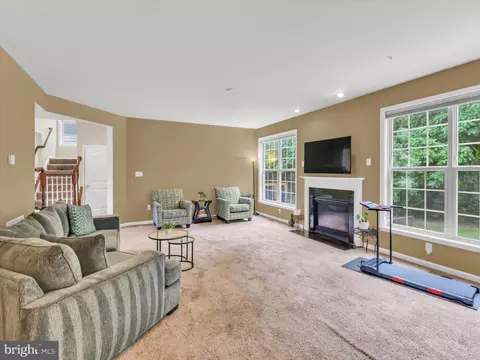 Living - 2805 Trotter Park Ln, Lanham, MD 20706 photo 3 of 7