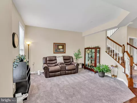 Living - 2805 Trotter Park Ln, Lanham, MD 20706 photo 2 of 7