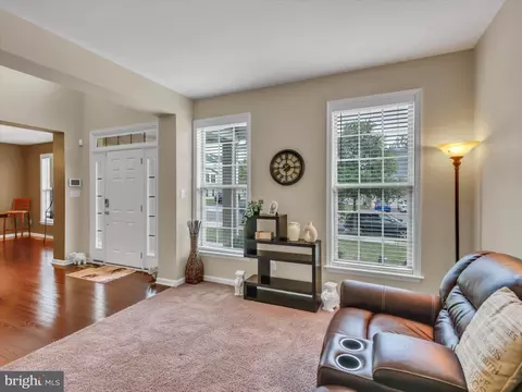 Entry Way - 2805 Trotter Park Ln, Lanham, MD 20706 photo 2 of 6