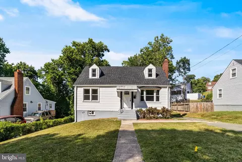 109 S Huron Dr, Oxon Hill, MD 20745