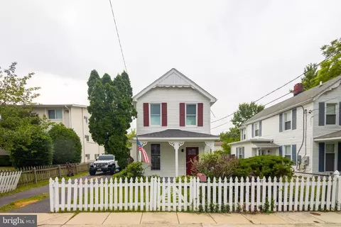 37 4th St, Laurel, MD 20707