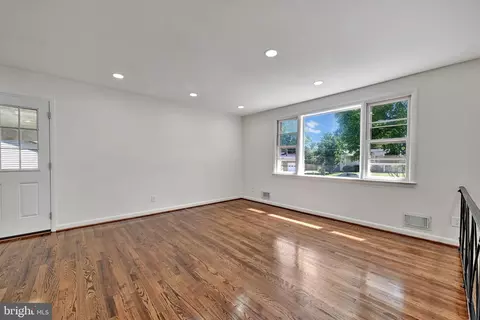 Living - 6005 Spell Rd, Clinton, MD 20735 photo 1 of 13