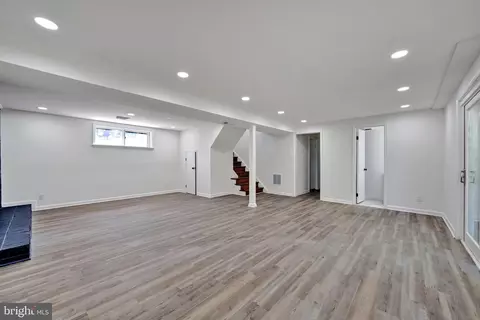 Living - 6005 Spell Rd, Clinton, MD 20735 photo 11 of 13