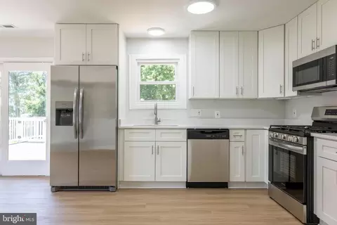 8822 Saunders Ln, Lanham, MD 20706 photo 39