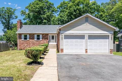 8822 Saunders Ln, Lanham, MD 20706 photo 5