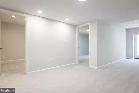 8822 Saunders Ln, Lanham, MD 20706 photo 18