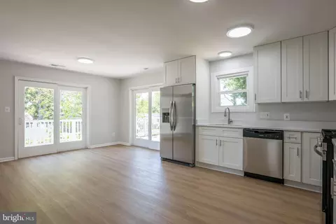 8822 Saunders Ln, Lanham, MD 20706 photo 40