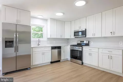 8822 Saunders Ln, Lanham, MD 20706 photo 41