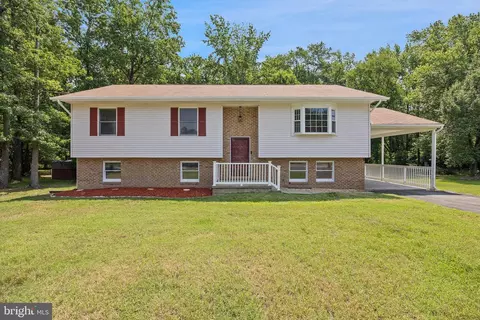 7100 Victoria Pl, Marlboro, MD 20772