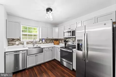 5939 Applegarth Pl, Capitol Heights, MD 20743