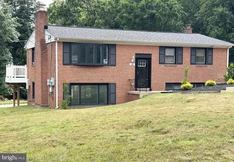 12 Arthur Dr W, Fort Washington, MD 20744