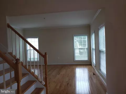 Living - 7406 White Plains Ln, Brandywine, MD 20613 photo 13 of 27