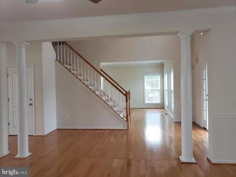 Living - 7406 White Plains Ln, Brandywine, MD 20613 photo 11 of 27