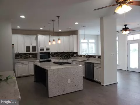 Kitchen - 7406 White Plains Ln, Brandywine, MD 20613 photo 3 of 4