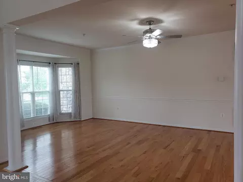 Living - 7406 White Plains Ln, Brandywine, MD 20613 photo 15 of 27