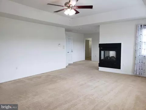 Living - 7406 White Plains Ln, Brandywine, MD 20613 photo 21 of 27