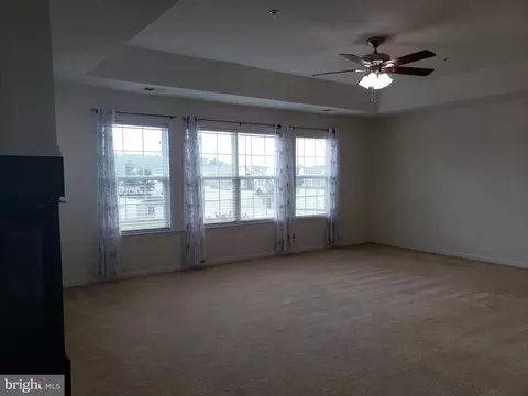 Living - 7406 White Plains Ln, Brandywine, MD 20613 photo 20 of 27