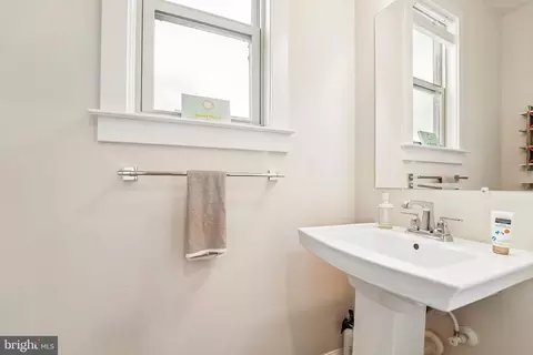 Entry Way - 1719 Mill Branch Dr, Laurel, MD 20708 photo 9 of 12