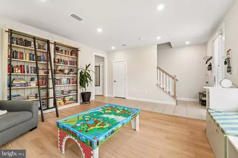 Entry Way - 1719 Mill Branch Dr, Laurel, MD 20708 photo 3 of 12