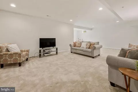 Living - 12605 Broughton Blf, Brandywine, MD 20613 photo 2 of 2