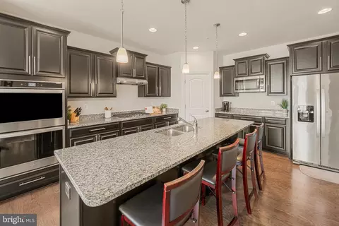 Kitchen - 12605 Broughton Blf, Brandywine, MD 20613 photo 3 of 5