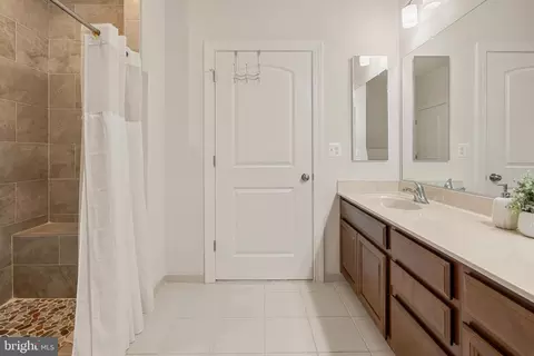 Bath - 12605 Broughton Blf, Brandywine, MD 20613 photo 1 of 1
