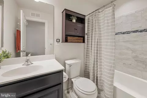 Entry Way - 12605 Broughton Blf, Brandywine, MD 20613 photo 3 of 4