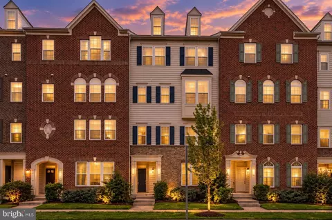 5219 Stream Bank Ln #308, Greenbelt, MD 20770