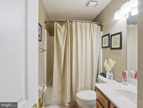 Bath - 9601 Prince William Dr, Brandywine, MD 20613 photo 3 of 3