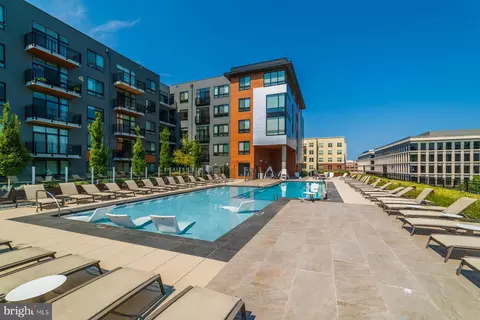 145 Riverhaven Dr #550, Oxon Hill, MD 20745