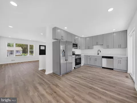 Entry Way - 5521 Belva St, Lanham, MD 20706 photo 1 of 4