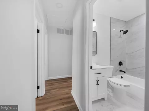 Entry Way - 5521 Belva St, Lanham, MD 20706 photo 2 of 4
