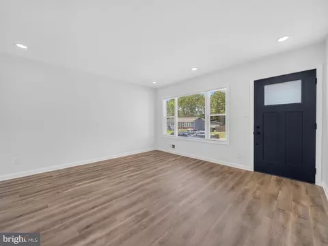 Living - 5521 Belva St, Lanham, MD 20706 photo 2 of 4