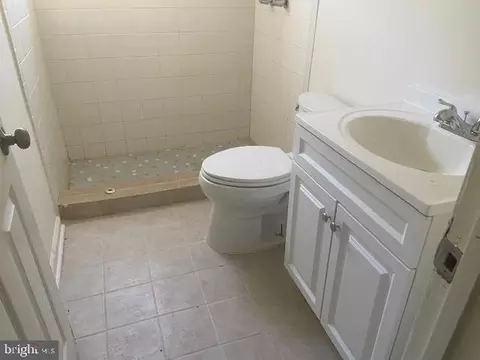 Bath - 14510 Neale Dr, Brandywine, MD 20613 photo 3 of 3