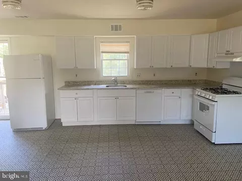 Kitchen - 14510 Neale Dr, Brandywine, MD 20613 photo 1 of 1