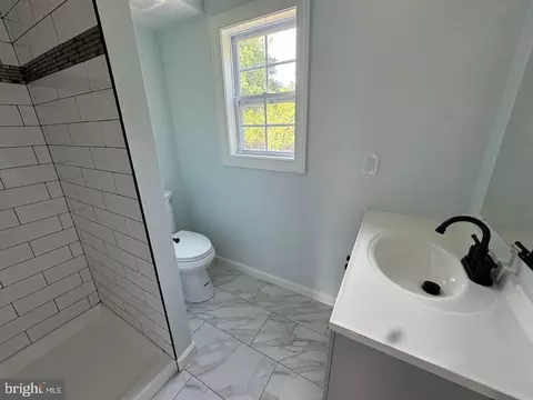 Bath - 9537 Badger Ave, Clinton, MD 20735 photo 1 of 3