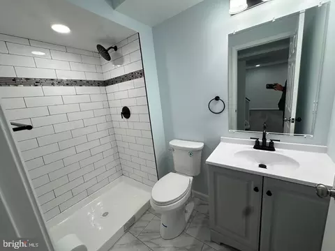 Bath - 9537 Badger Ave, Clinton, MD 20735 photo 3 of 3