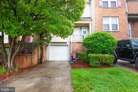 8202 Greenspire Ter, Hyattsville, MD 20783