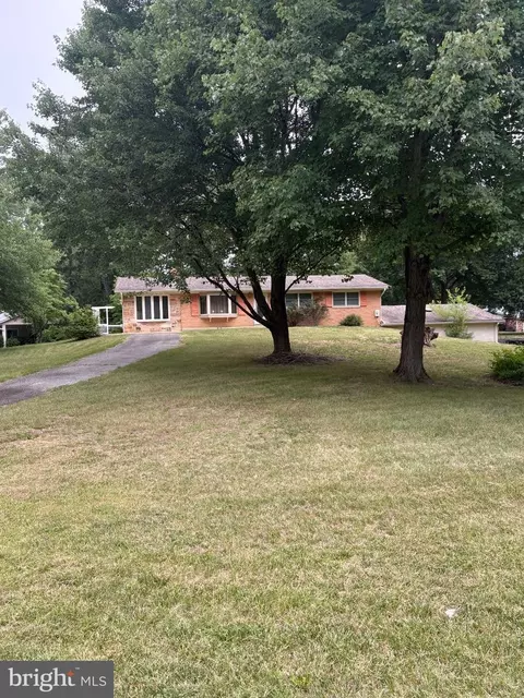 5611 Park Dr, Bowie, MD 20715