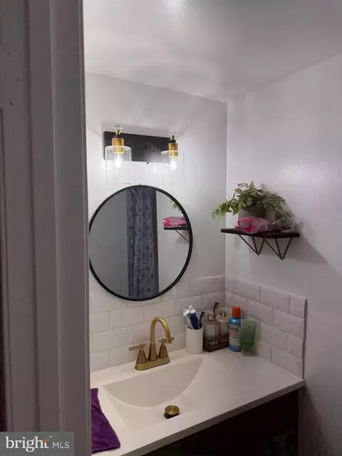 Bath - 6925 Scotch Dr, Laurel, MD 20707 photo 2 of 3