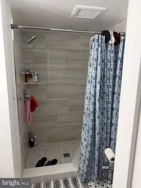 Bath - 6925 Scotch Dr, Laurel, MD 20707 photo 1 of 3